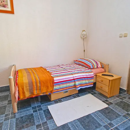 Ivo 1328 Konukevi Fažana